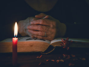 Cherchons Dieu dans la nuit, conduits par la lumière de sa Parole - les piliers du Carême