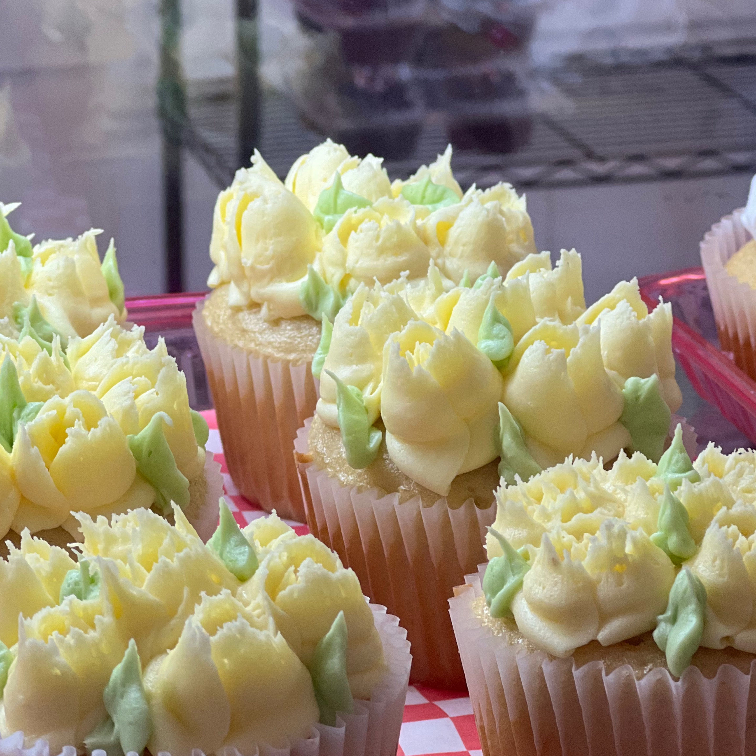 Big Cup Cakes Buy 6 and 6 FREE (12)